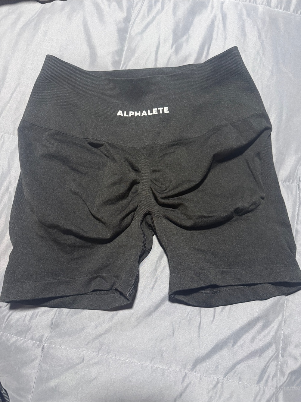 Alphalete Women's Black PUMP Scrunch SHORTS
